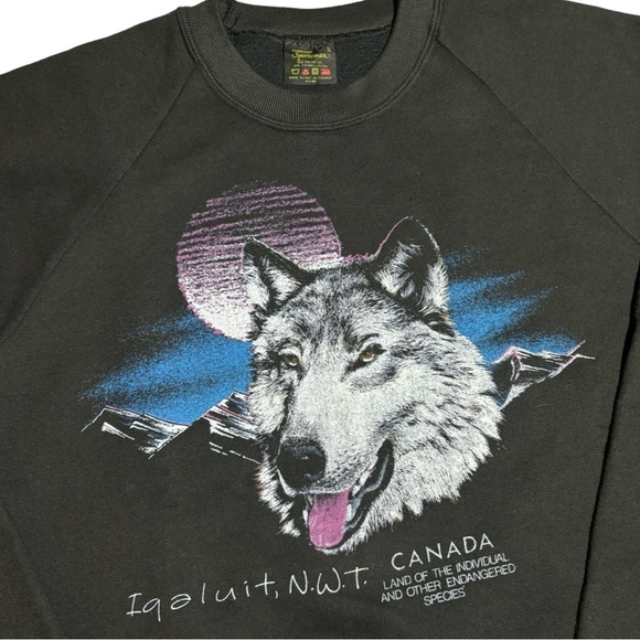Vintage 90s Wolf Crewneck Sweatshirt - Picture 2 of 3